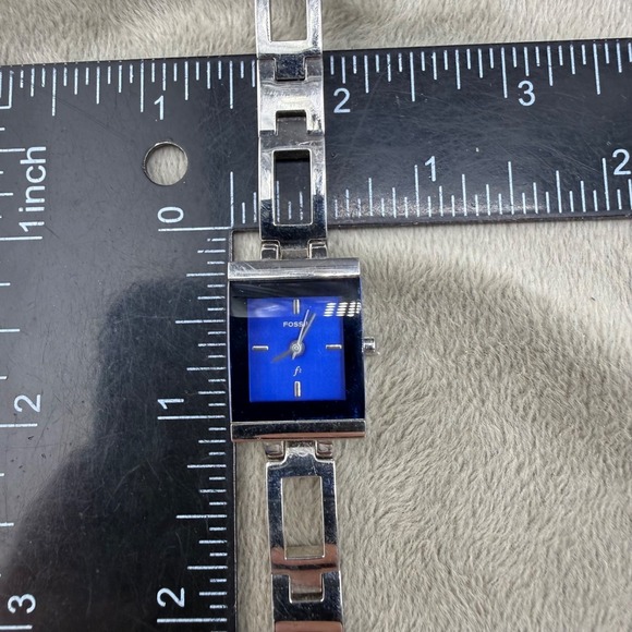Vintage Fossil Watch Women\'s F2 Silver Tone Blue Untested 6.5\